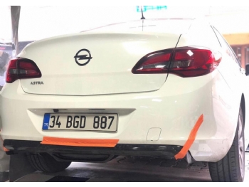 Astra J Sedan Difizör Plastik